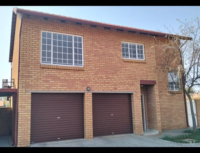 3 BEDROOM DUPLEX FOR SALE IN EQUESTRIA